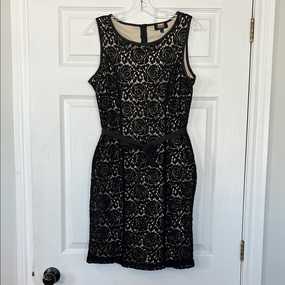 Lori Michaels Dresses & Skirts - Lori Michaels Elegant Black Floral Lace Midi Dress